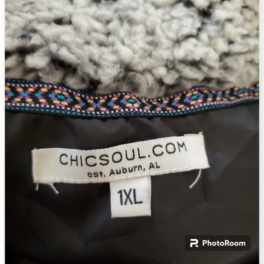 Super soft Women's Faux Fur Chicsoul.com Vest. Size 1XL - Picture 3 of 3